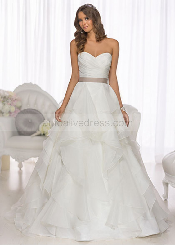 Strapless Sweetheart Neckline Ivory Organza Wedding Dress 